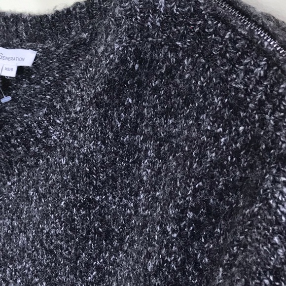 BCBG NWOT Tunic Sweater Dress Zippers Shoulders Knit Soft Minimalist Tunic Top - Picture 8 of 8